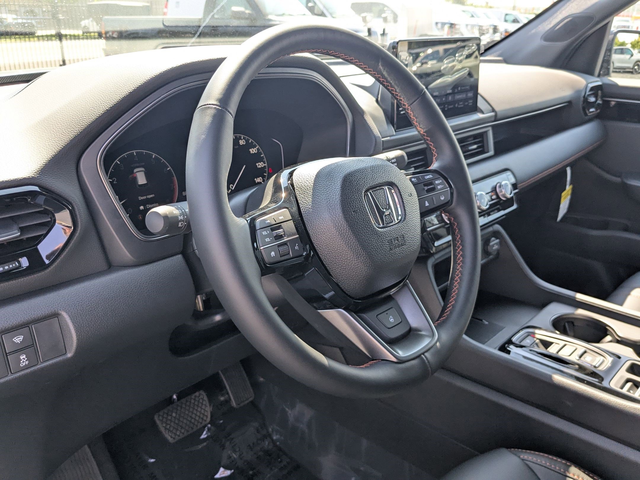 2025 Honda Pilot TrailSport photo 9