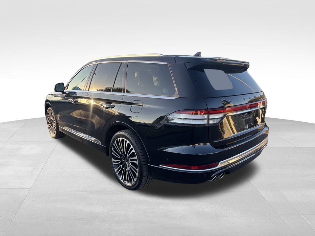 2024 Lincoln Aviator Black Label photo 3