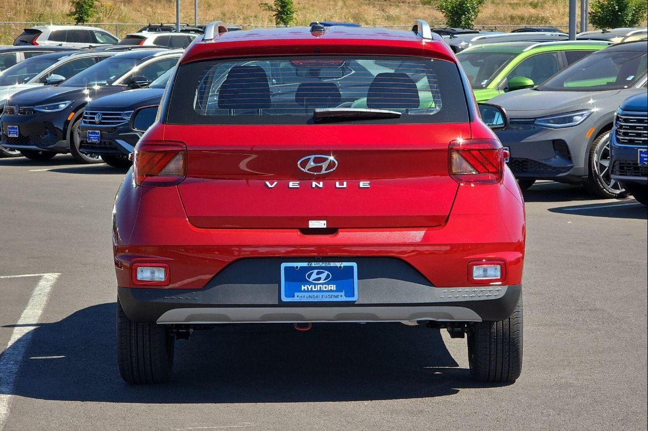 2025 Hyundai Venue SEL photo 4