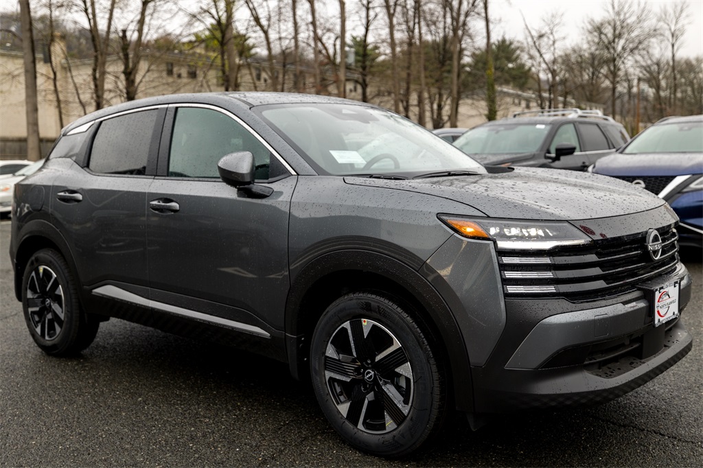 2025 Nissan Kicks SV photo 3