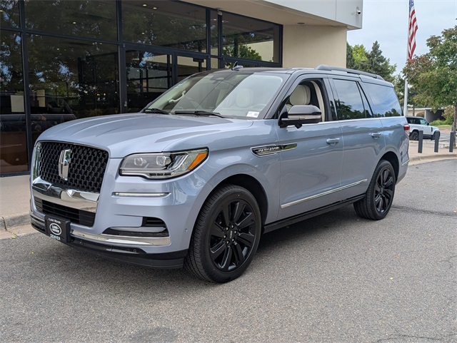 2024 Lincoln Navigator Black Label photo 2
