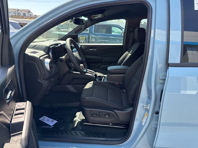2025 Chevrolet Colorado Work Truck LT photo 3