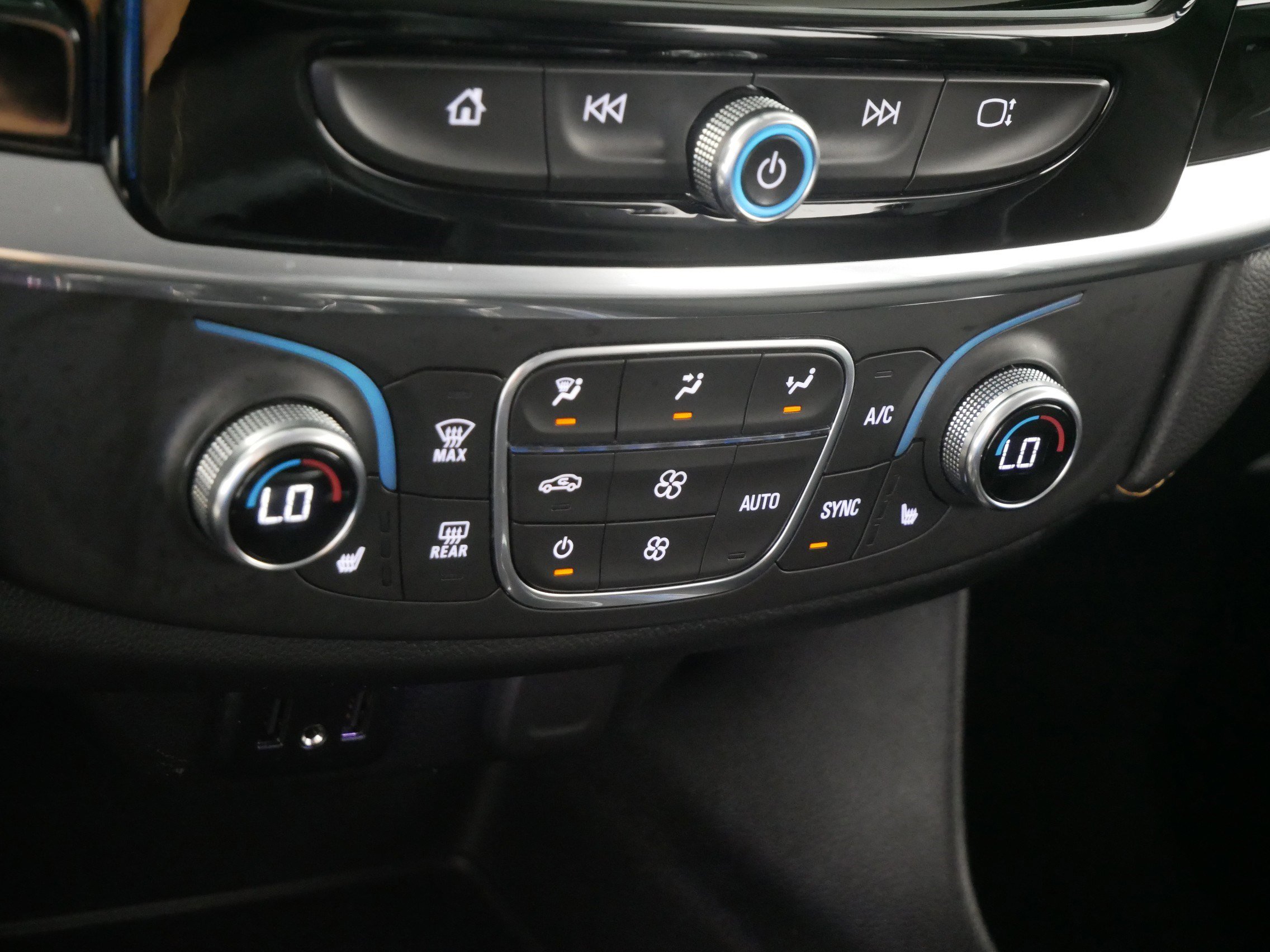 2020 Chevrolet Traverse Cloth photo 22