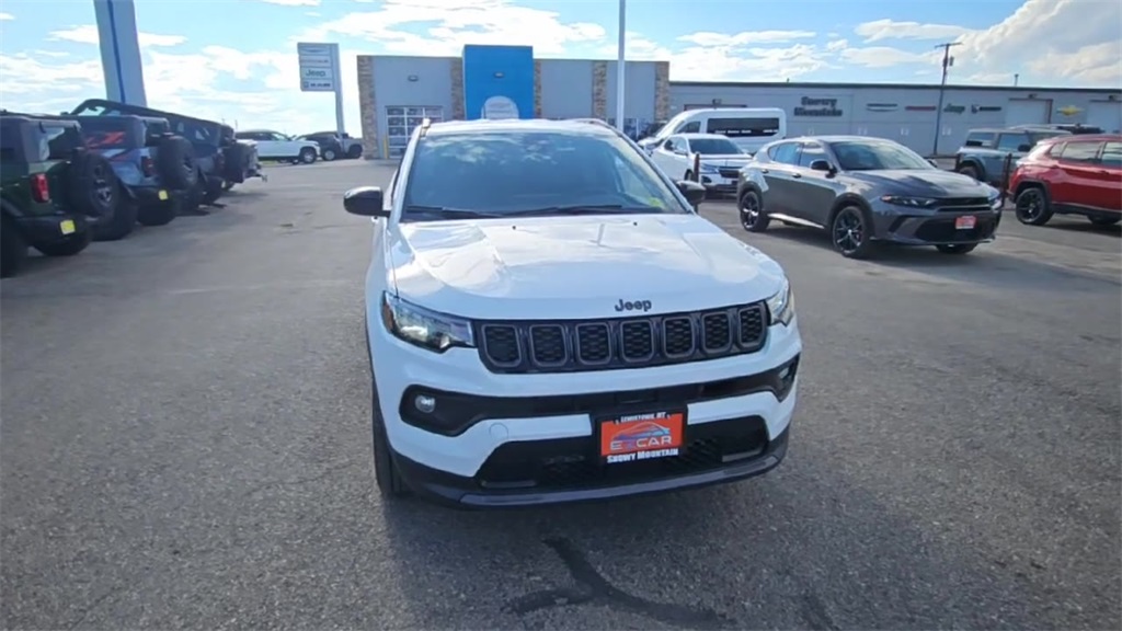 2025 Jeep Compass Latitude photo 3