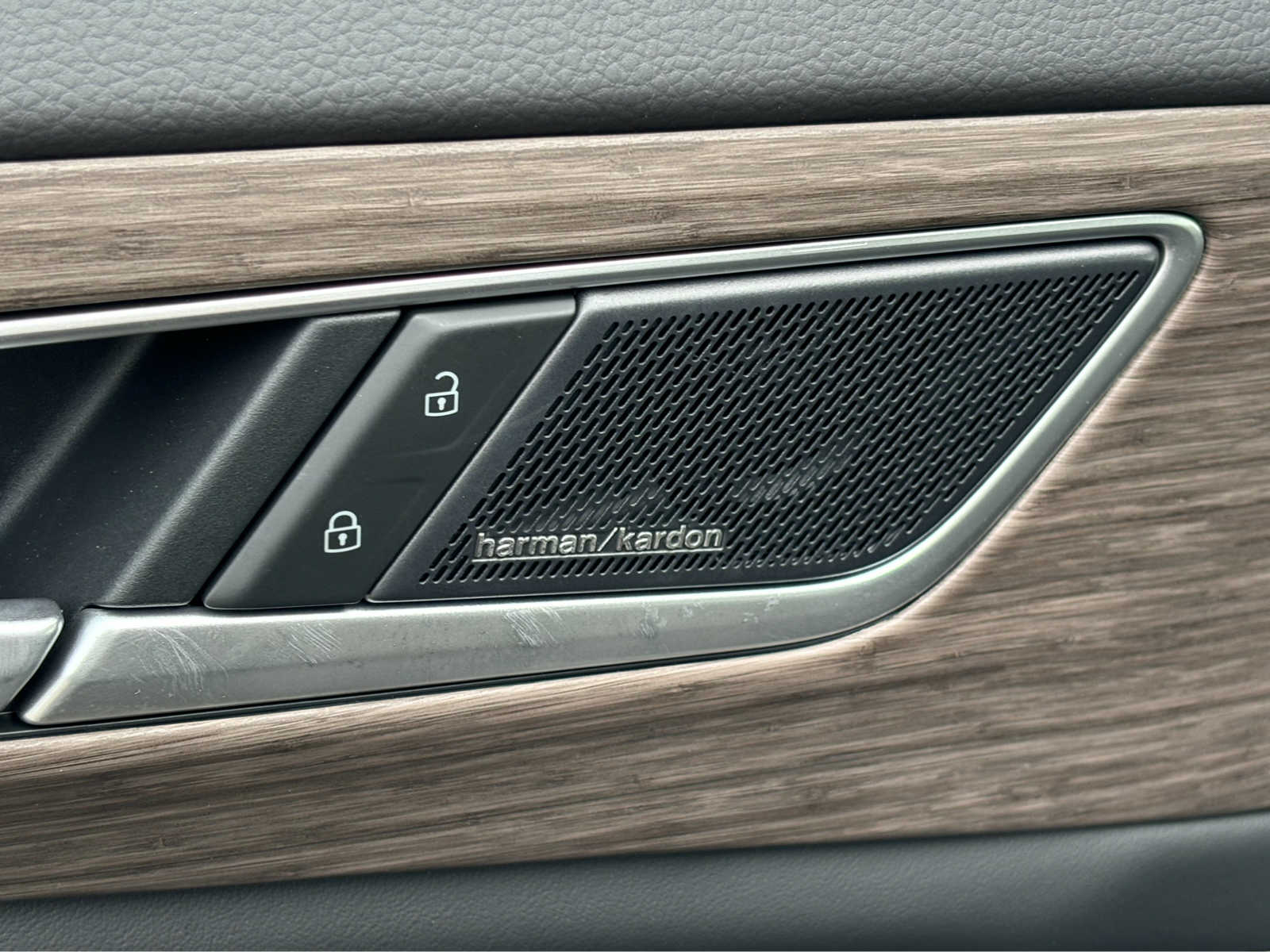 2024 Volkswagen Atlas SEL Premium R-Line photo 12