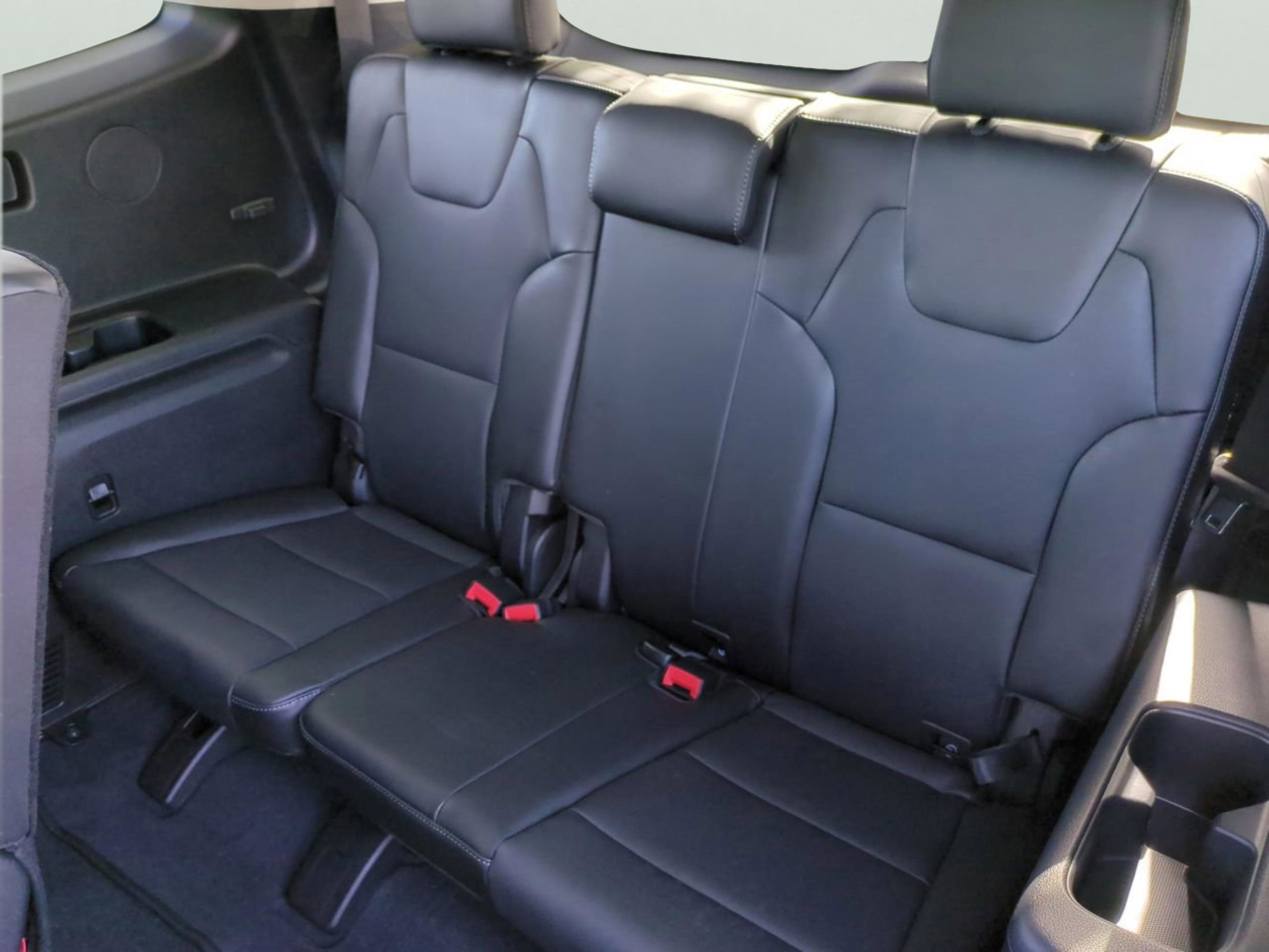 2025 Kia Telluride LX photo 14