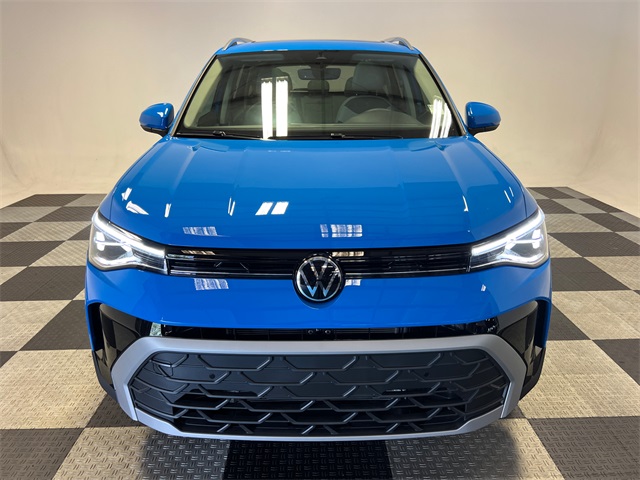 2025 Volkswagen Taos SE photo 2