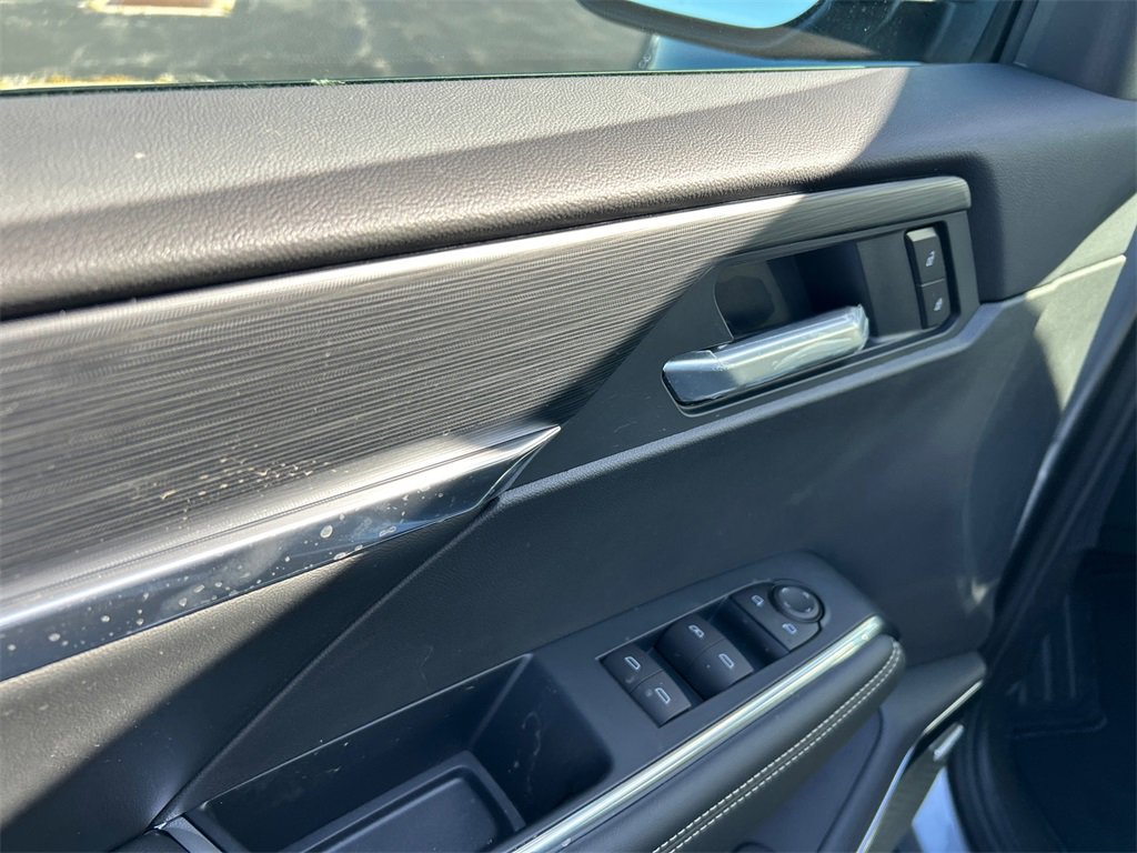 2026 GMC ACADIA - Image 13