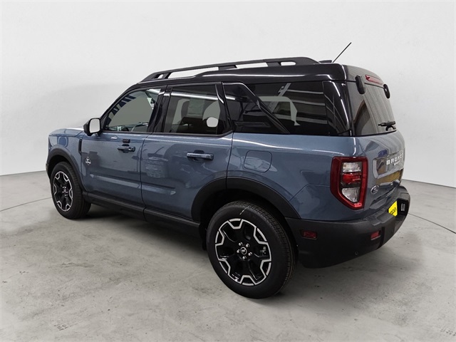 2025 Ford Bronco Sport Outer Banks photo 2