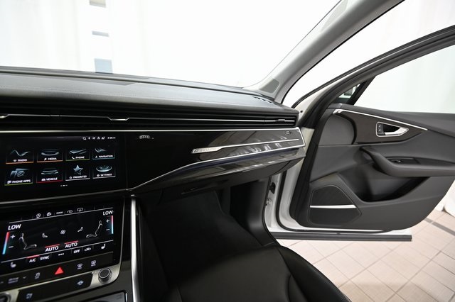 2023 Audi Q7 55 Premium Plus photo 27