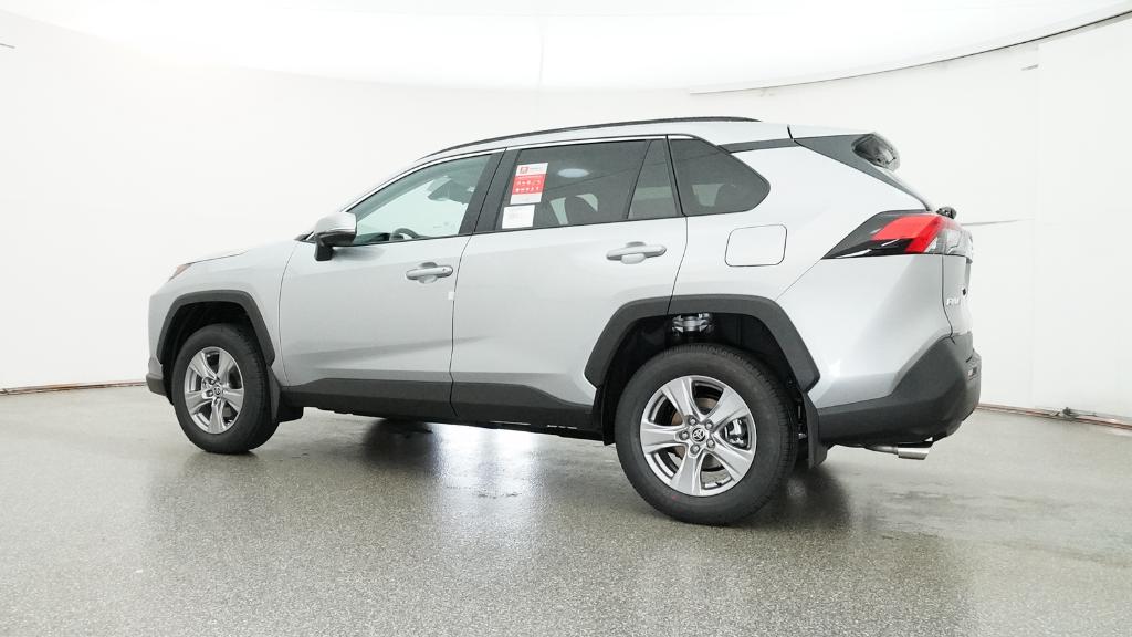 2025 Toyota RAV4 XLE photo 12