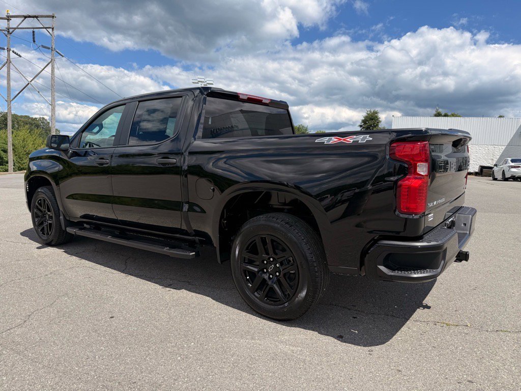 2026 Chevrolet Silverado 1500 Custom photo 3