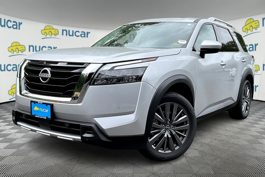 2025 Nissan Pathfinder SL photo 2