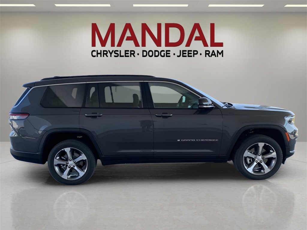 2025 Jeep Grand Cherokee Limited photo 3