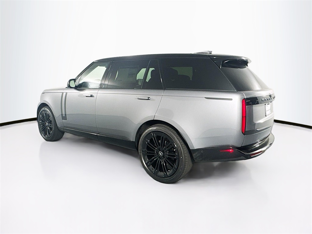 2025 Land Rover Range Rover SE photo 5