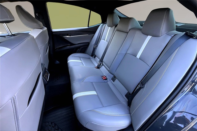 2025 Toyota Camry SE photo 25