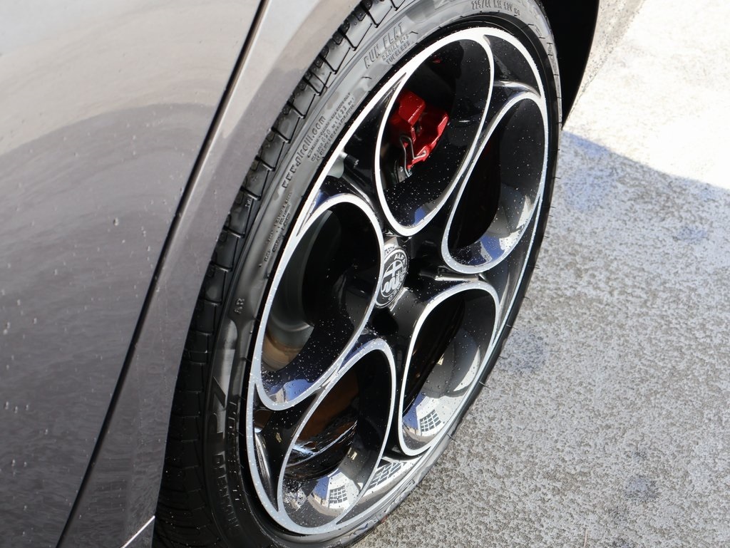 2025 Alfa Romeo Giulia Base photo 38