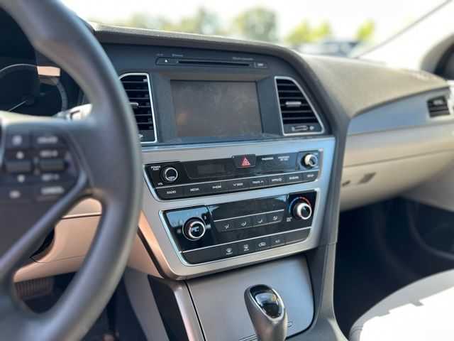 2017 Hyundai Sonata SE photo 7