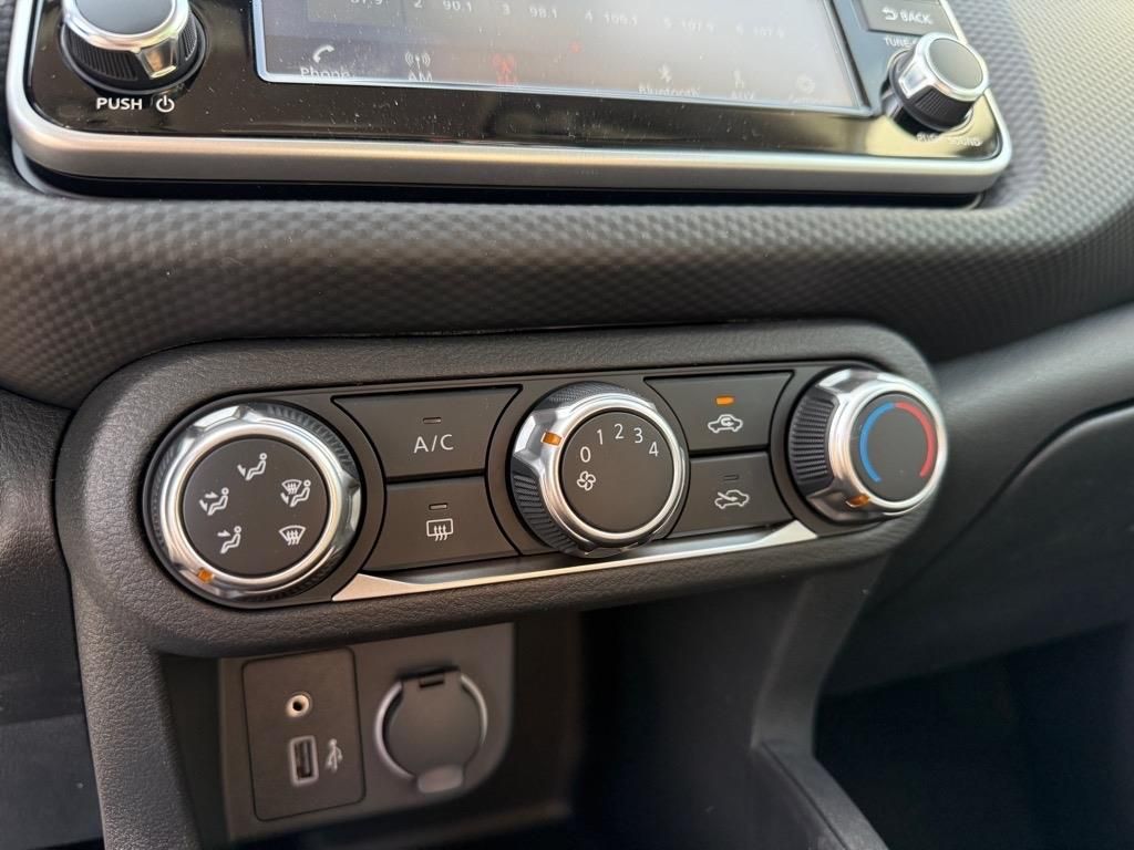 2025 Nissan Kicks Play S photo 4