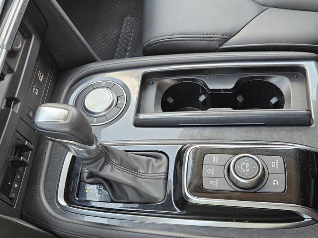 2024 Nissan Armada SV photo 14
