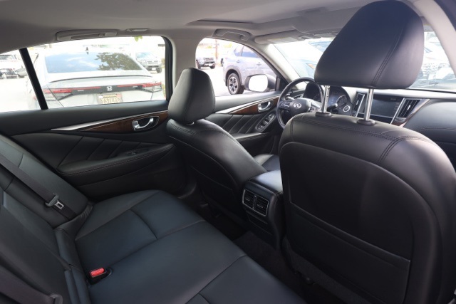2018 Infiniti Q50 2.0t LUXE photo 14