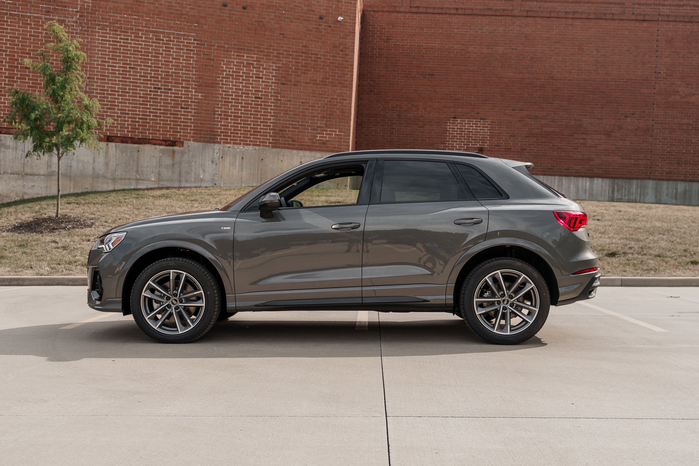 2025 Audi Q3 S line Premium photo 5