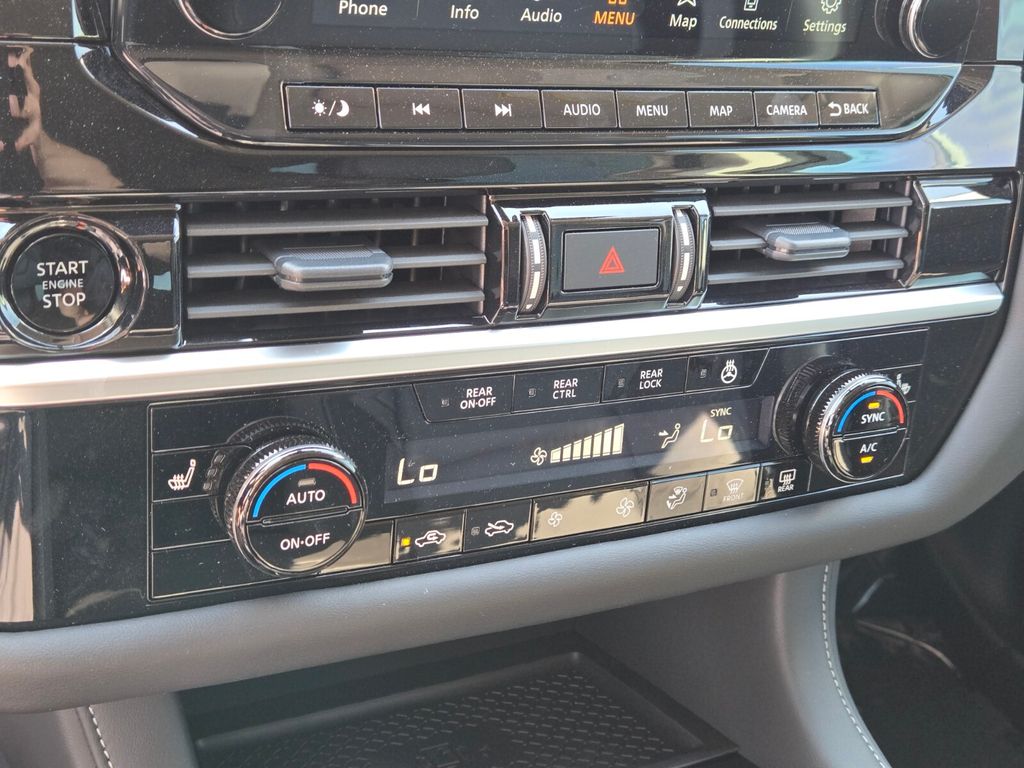 2025 Nissan Pathfinder SL photo 14