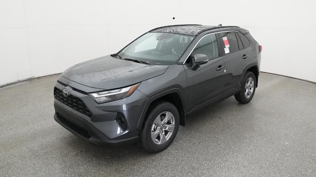 2025 Toyota RAV4 XLE's photo