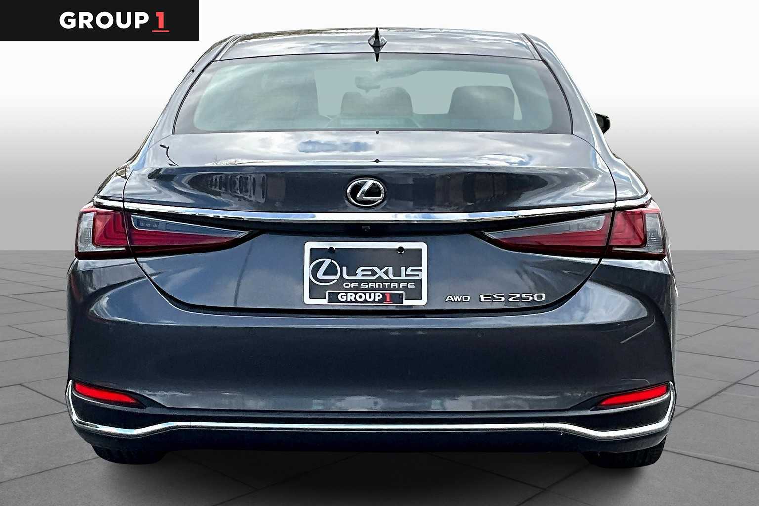 2024 Lexus ES 250 Premium photo 4
