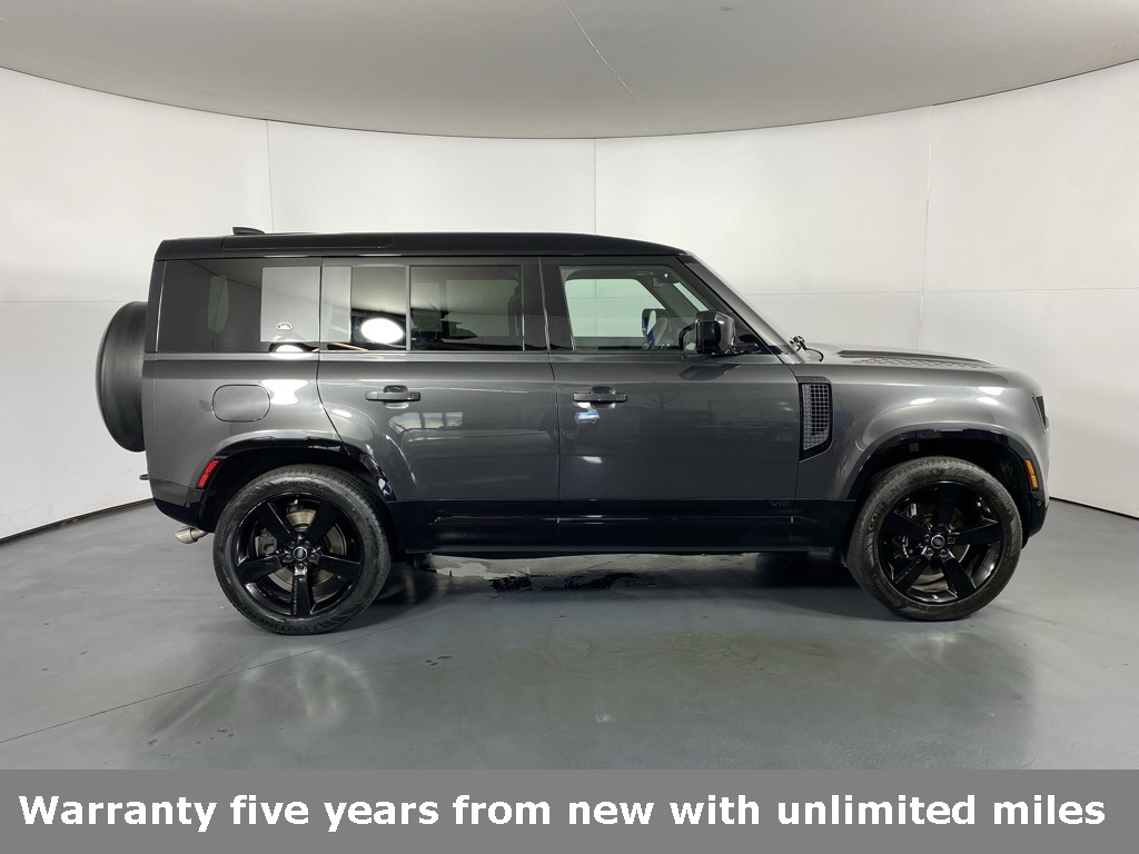 2023 Land Rover Defender 110 photo 4