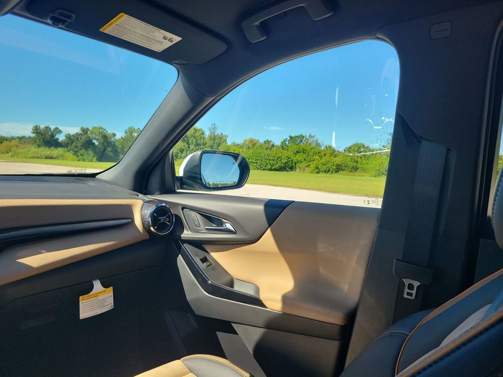 2026 Chevrolet Equinox ACTIV photo 11