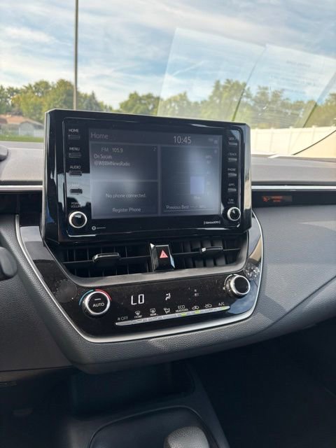 2022 Toyota Corolla LE photo 13