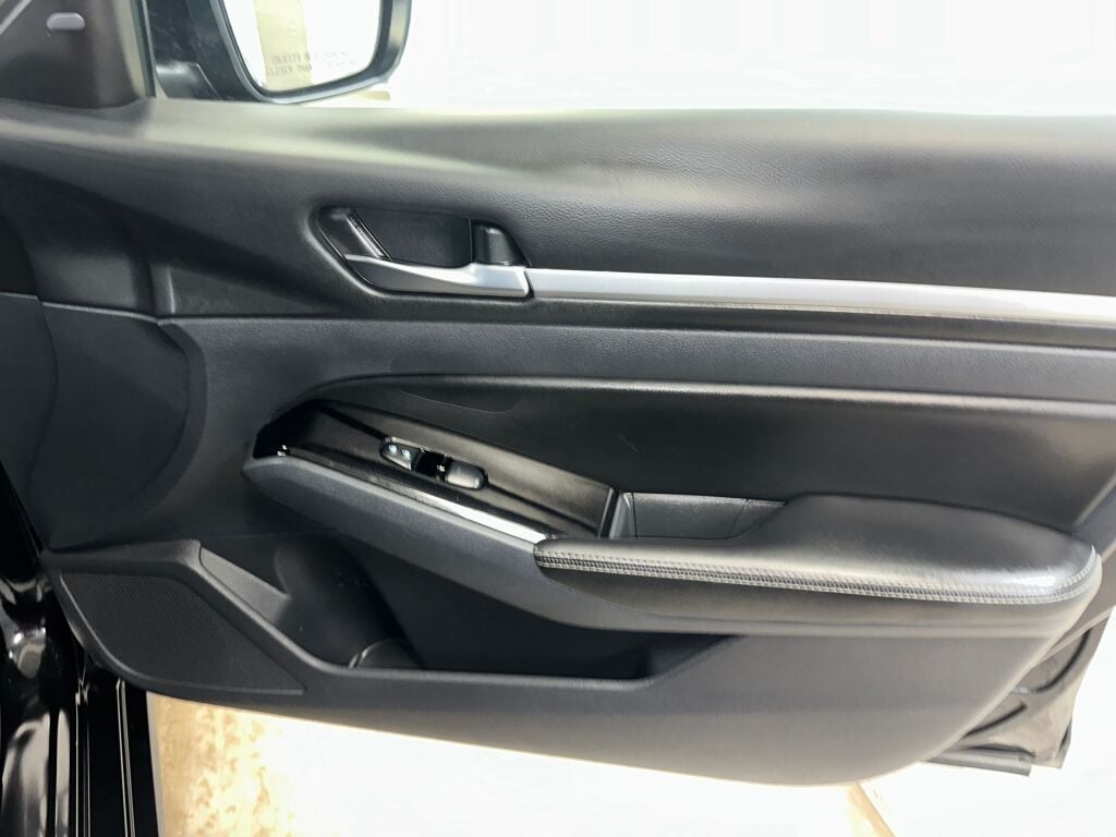 2023 Nissan Altima 2.5 SV photo 25