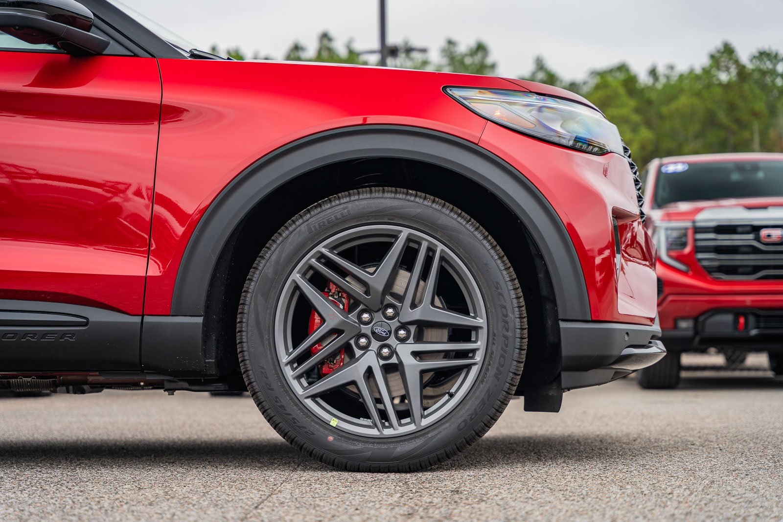 2025 Ford Explorer ST photo 3