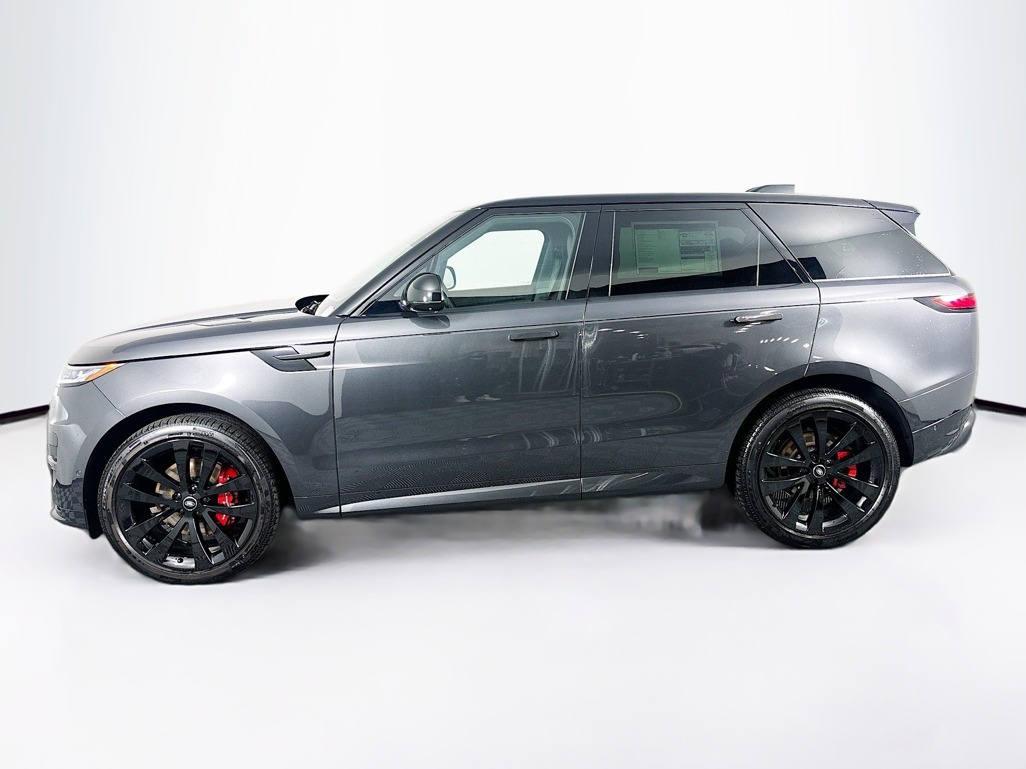 2025 Land Rover Range Rover Sport SE photo 4