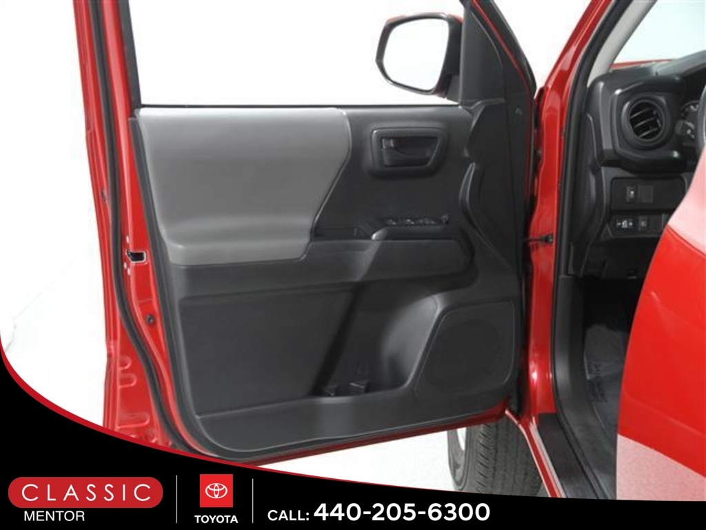 2022 Toyota Tacoma SR V6 photo 4