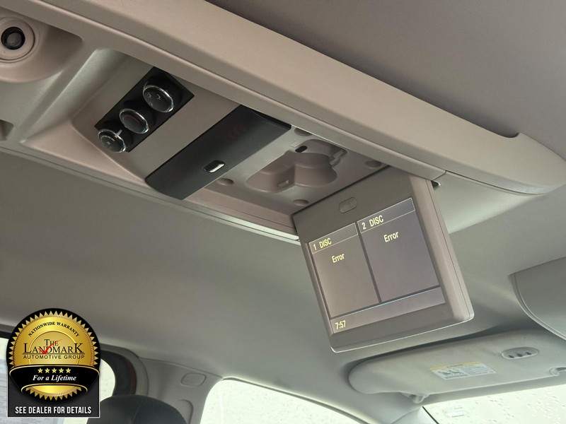 2016 Chrysler Town & Country Touring photo 12