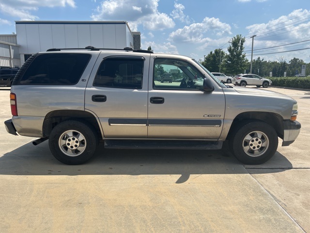 2002 Chevrolet Tahoe LS photo 3