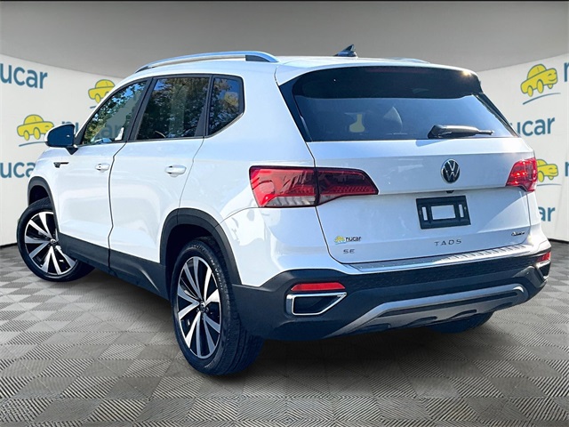 2023 Volkswagen Taos SE photo 2