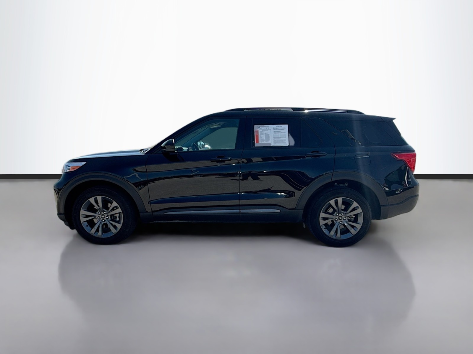 2024 Ford Explorer XLT photo 6