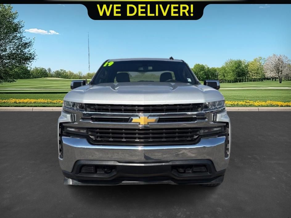2019 Chevrolet Silverado 1500 LT photo 2