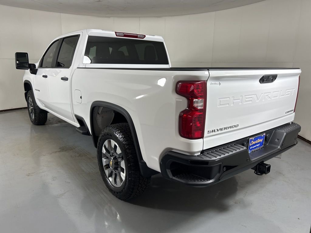 2026 Chevrolet Silverado 2500HD Custom photo 3