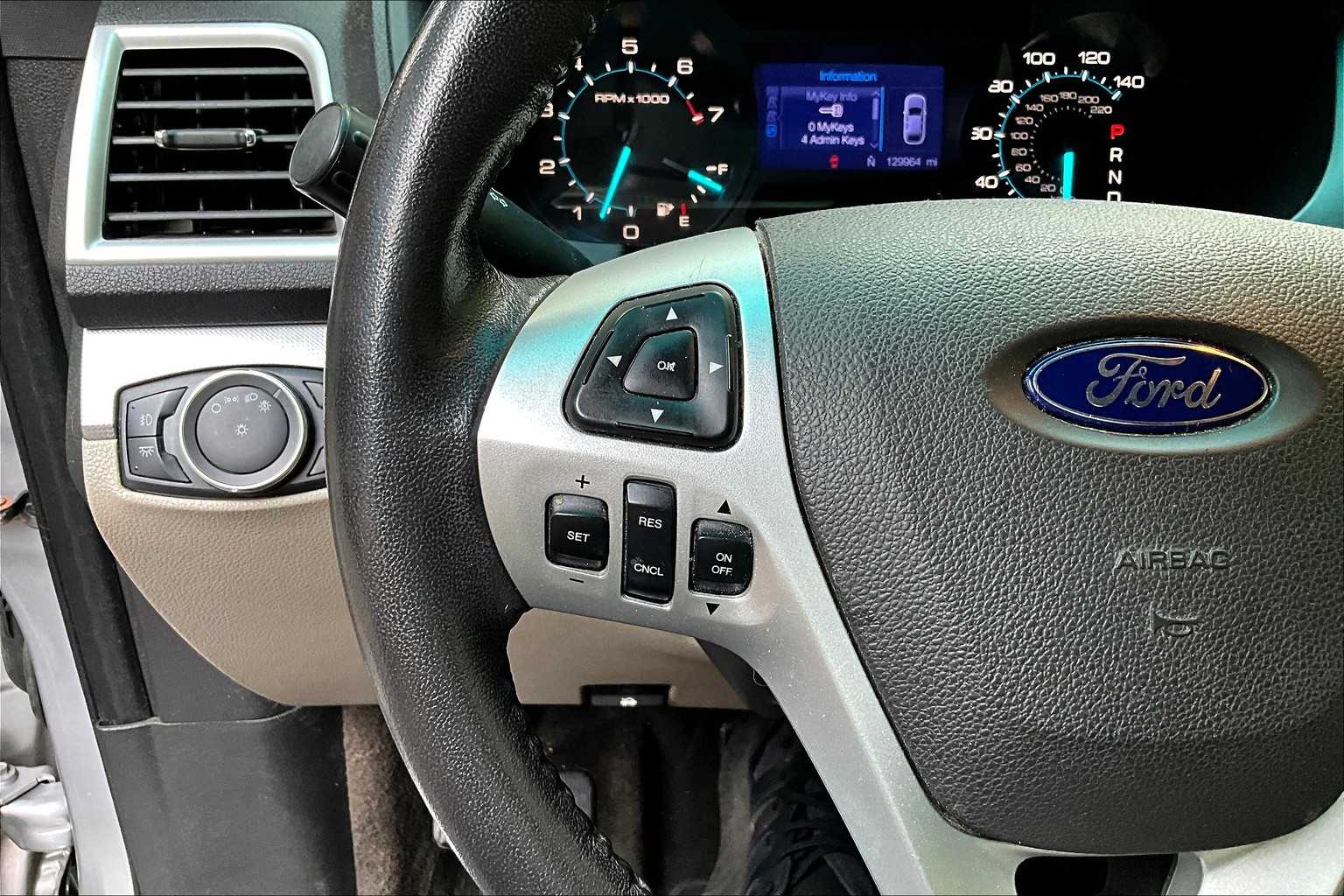 2013 Ford Explorer XLT photo 21
