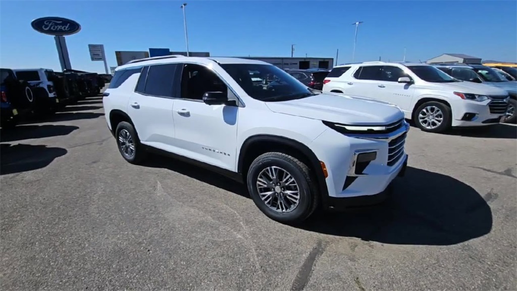 2026 Chevrolet Traverse 1LT photo 2