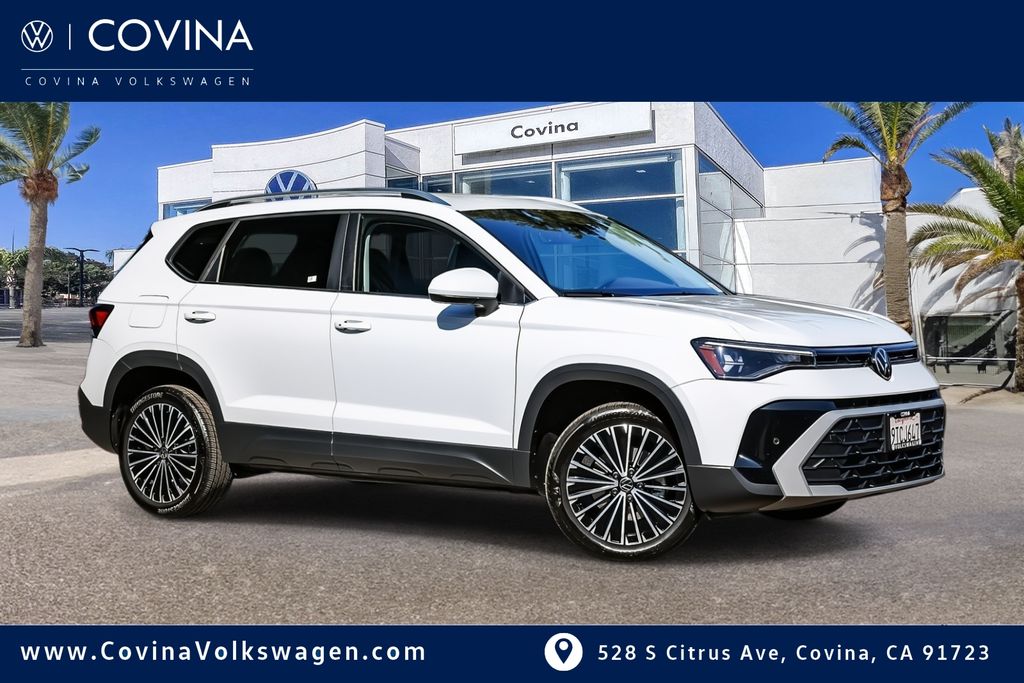 2025 Volkswagen Taos SE's photo