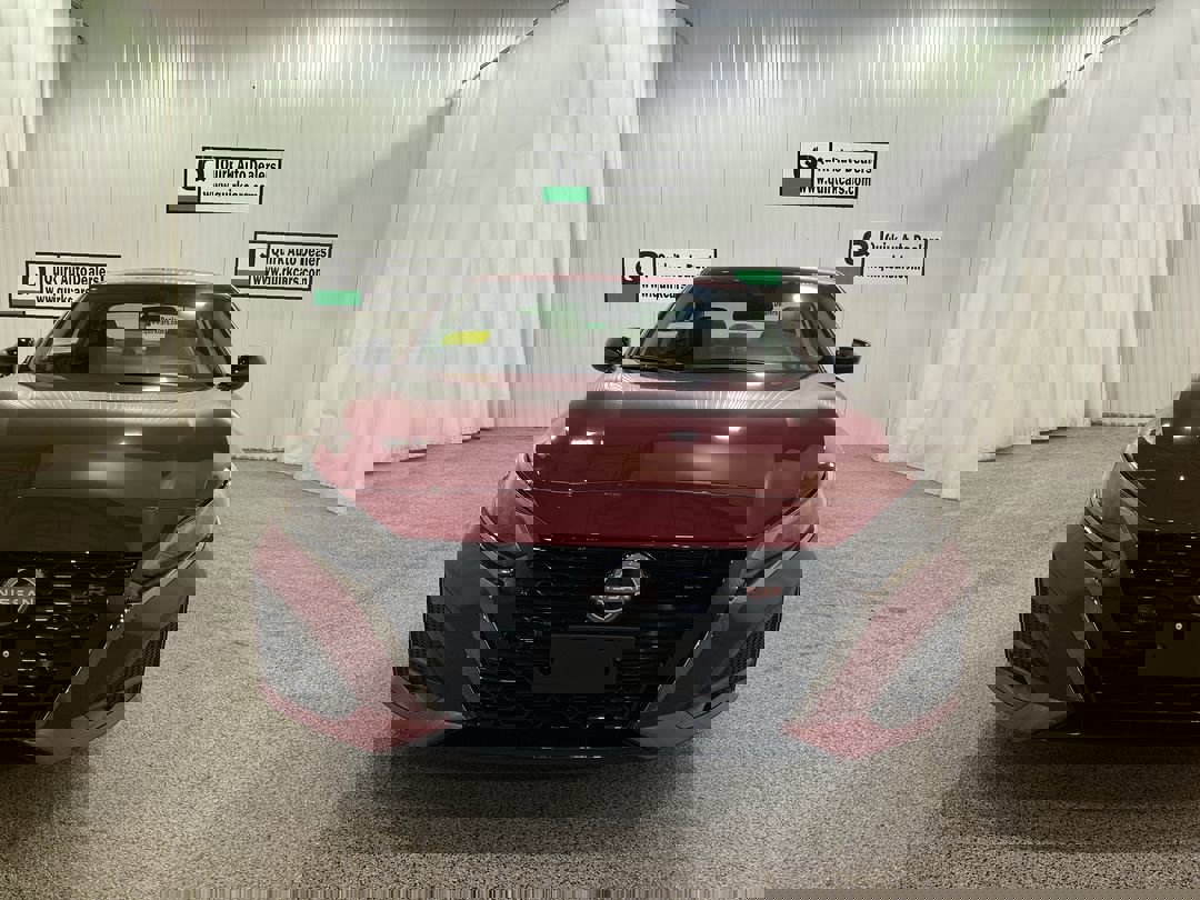 2025 Nissan Altima SR photo 2