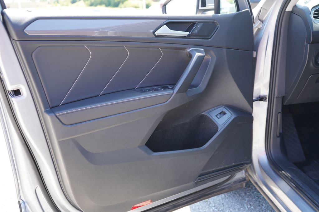 2024 Volkswagen Tiguan SE Wolfsburg Edition photo 8