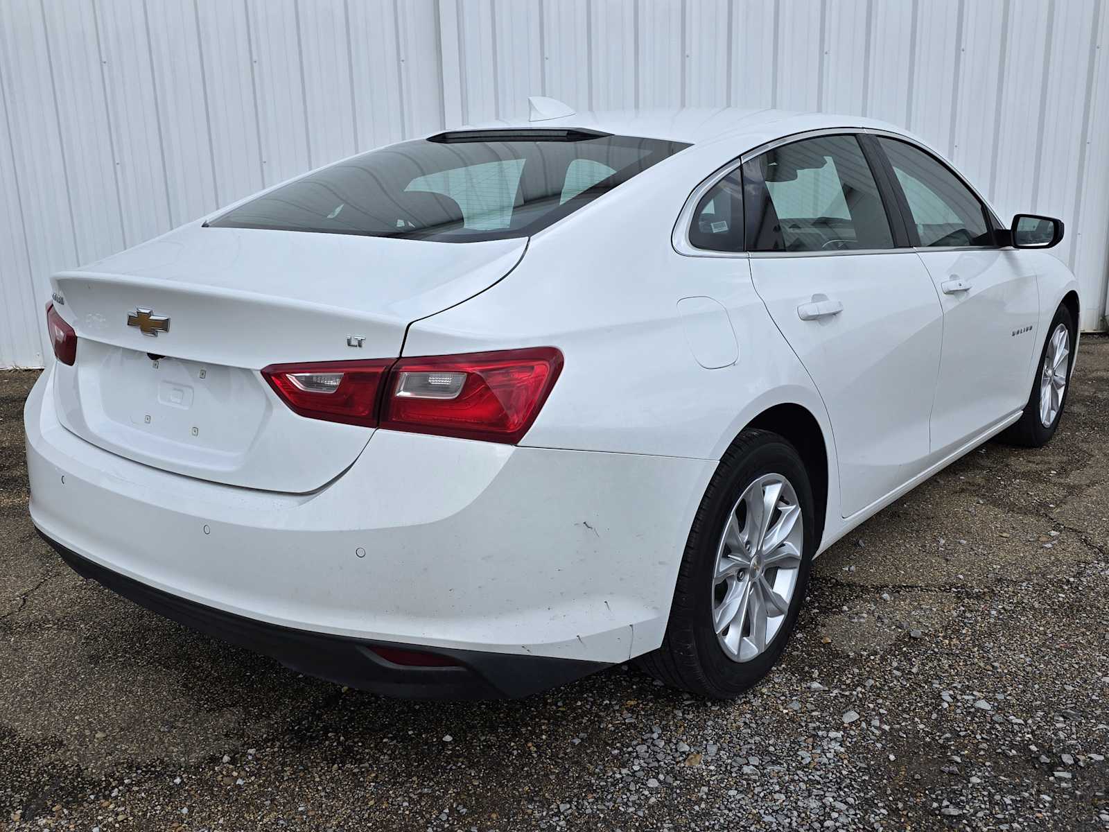 2024 Chevrolet Malibu 1LT photo 2
