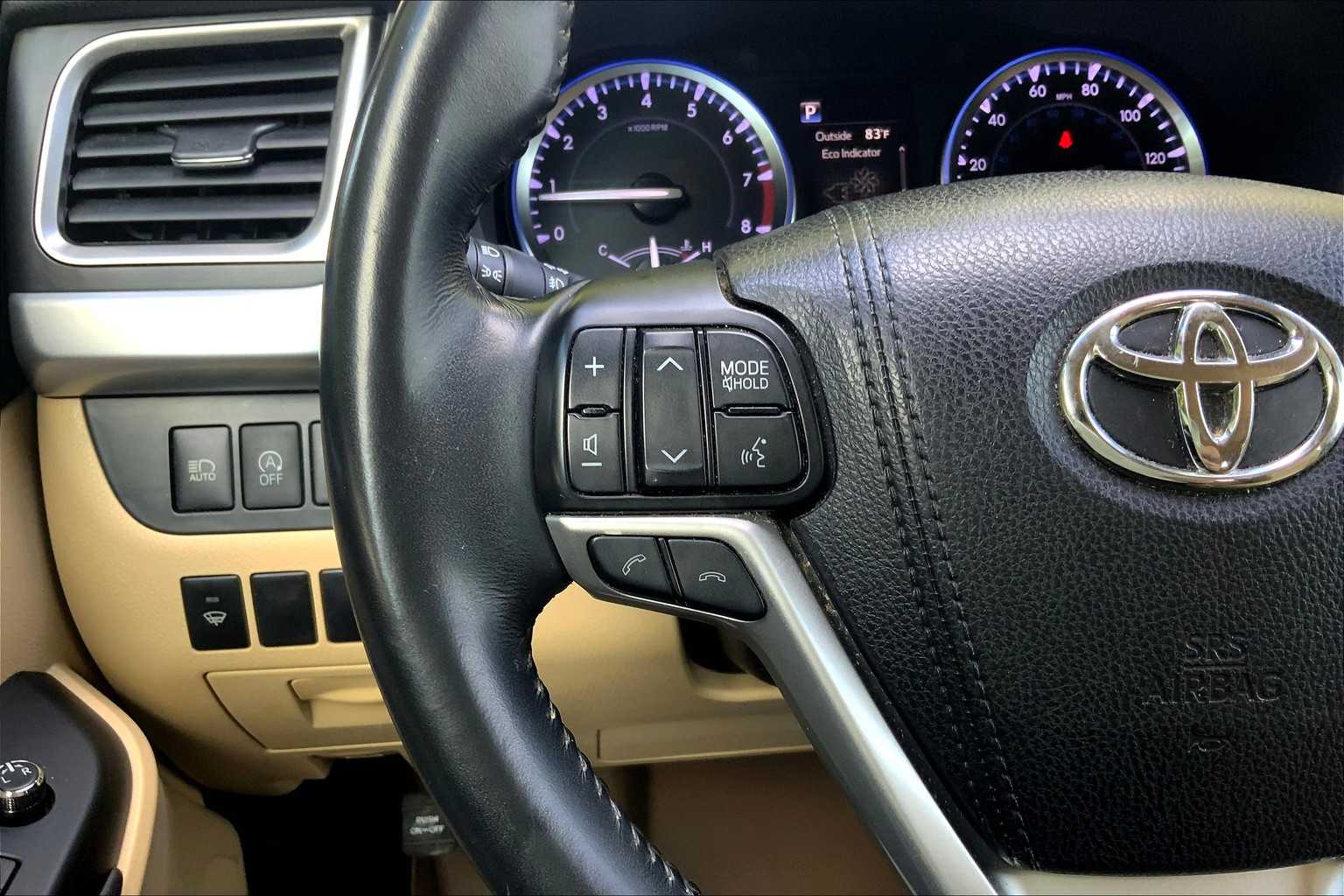 2017 Toyota Highlander XLE photo 22