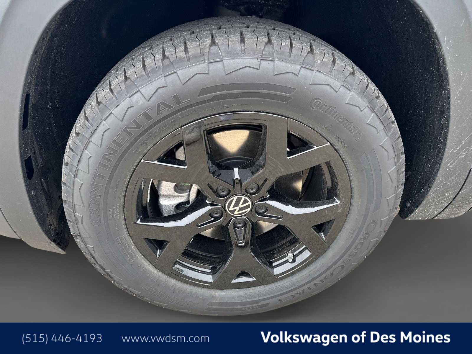 2025 Volkswagen Atlas Peak Edition SE photo 5